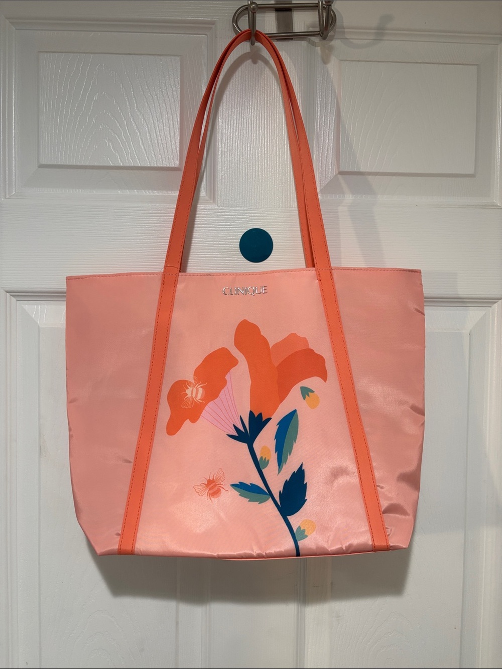 CLINIQUE NWT Peach Bee Tote Bag